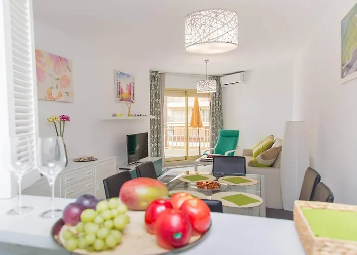 Beautiful 2 Bedrooms , Dona Sofia. Apartment