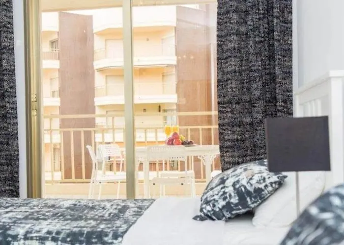 Beautiful 2 Bedrooms , Dona Sofia. Apartment Fuengirola