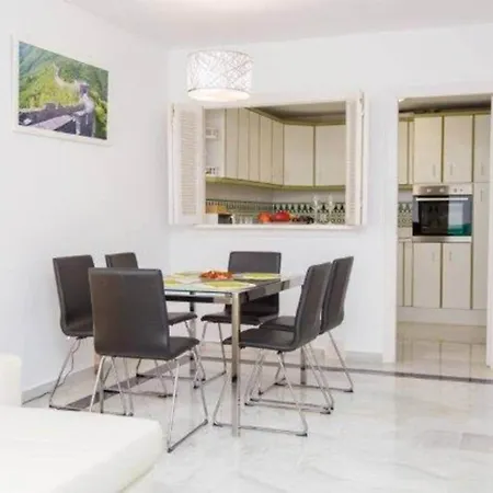 Apartman Beautiful 2 Bedrooms , Dona Sofia. *