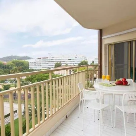 Beautiful 2 Bedrooms , Dona Sofia. Apartman